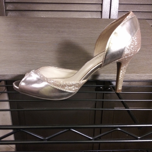❗SOLD❗Kelly & Katie | Gold Peep Toe 3" Glitter Heels - Picture 2 of 9